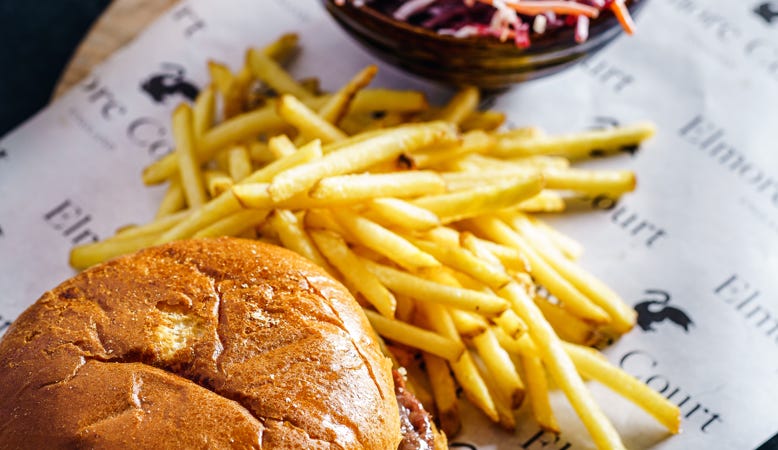 cheese burger and chips
